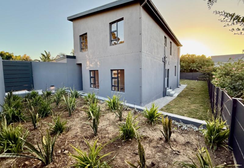 6 Bedroom Property for Sale in Olive Grove Western Cape